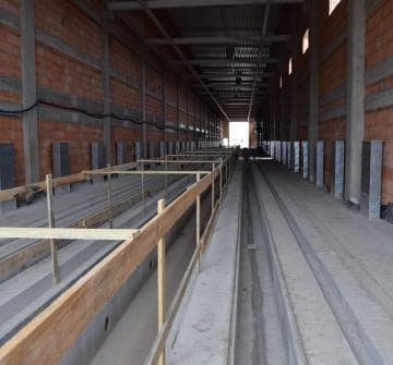 Zdjęcie galerii Symboliczne zawieszenie wiechy na budowie Punktu Utrzymania Taboru w Wągrowcu 